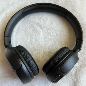 JBL 510BT headphones